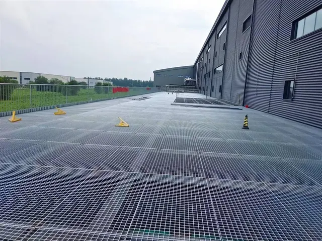 Data center service access