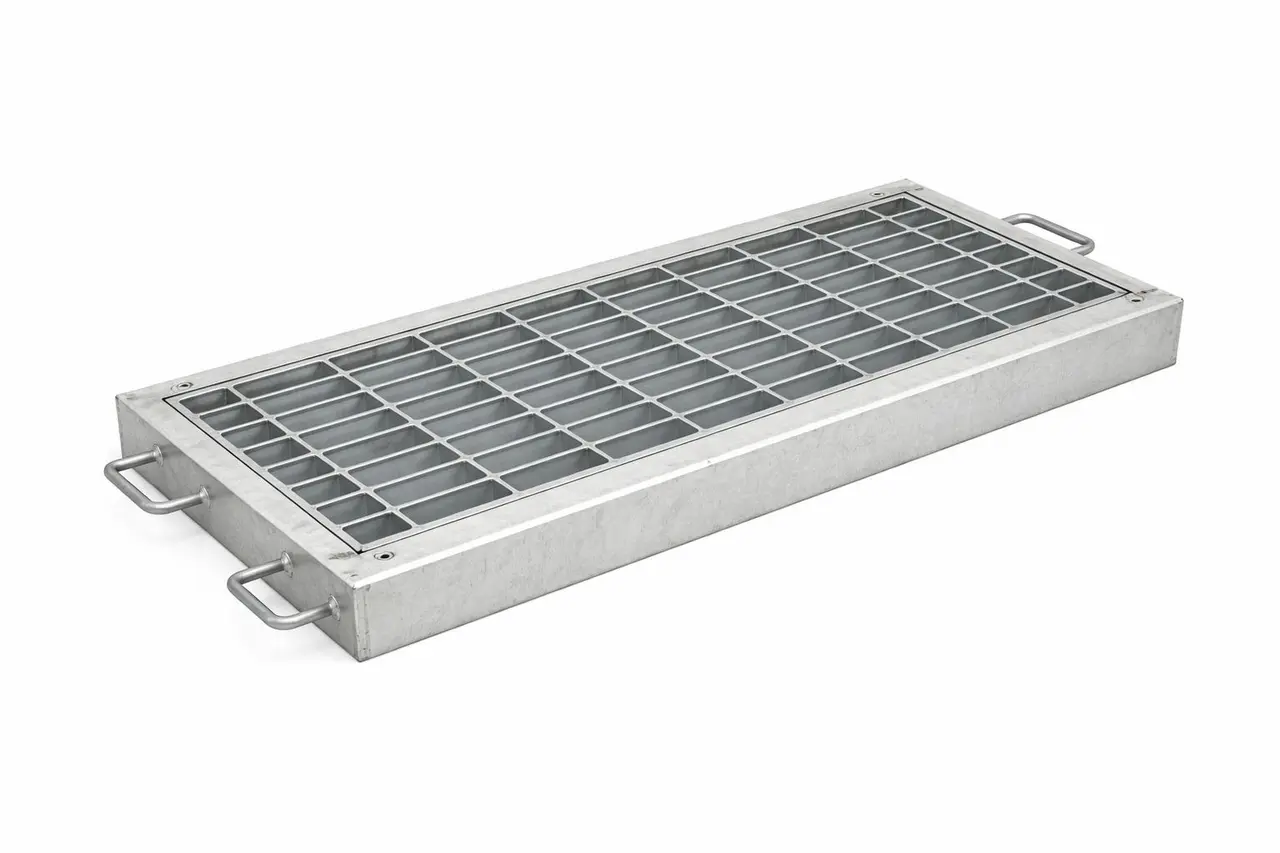 Trench cover with handles